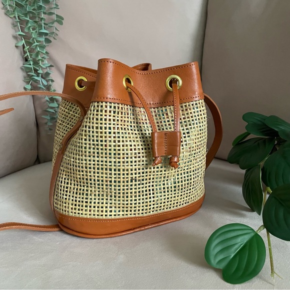 NWOT - KayikaBali - Isvara Drawstring Rattan Bucket Crossbody Bag - Picture 2 of 9